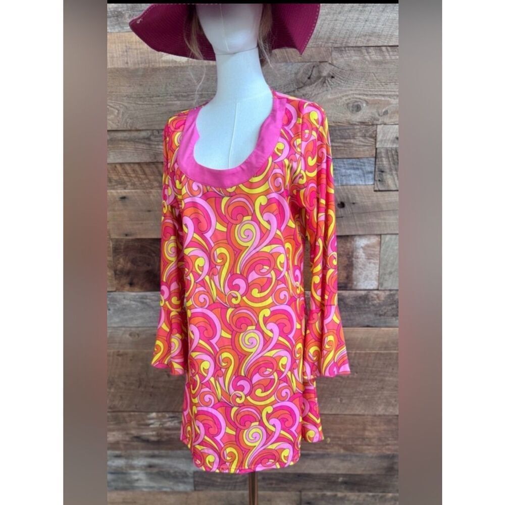 Dreamgirl Retro Psychedelic Mod Swirl Bell Sleeve Tunic Pink Orange Yellow 1X/2X